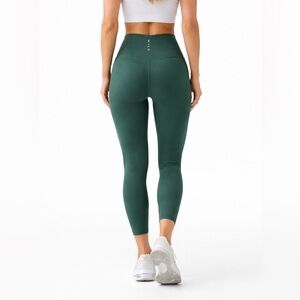 NWT Wilo The Label All Sport Leggings Hunter Green Ribbed High Waist Crop XS